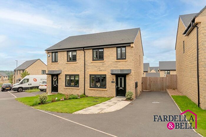 3 Bedroom Semi-Detached House For Sale In Founders Close, Burnley, BB10