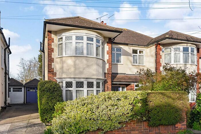 3 Bedroom Semi Detached House For Sale In Moreland Way, Chingford, E4