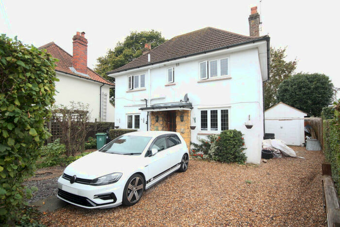 3 Bedroom Detached House To Rent In Rosebery Crescent, Woking, GU22