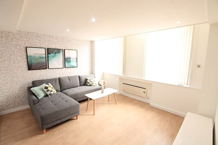 3 Bedroom Flat To Rent In Hardman Street, Liverpool, L1