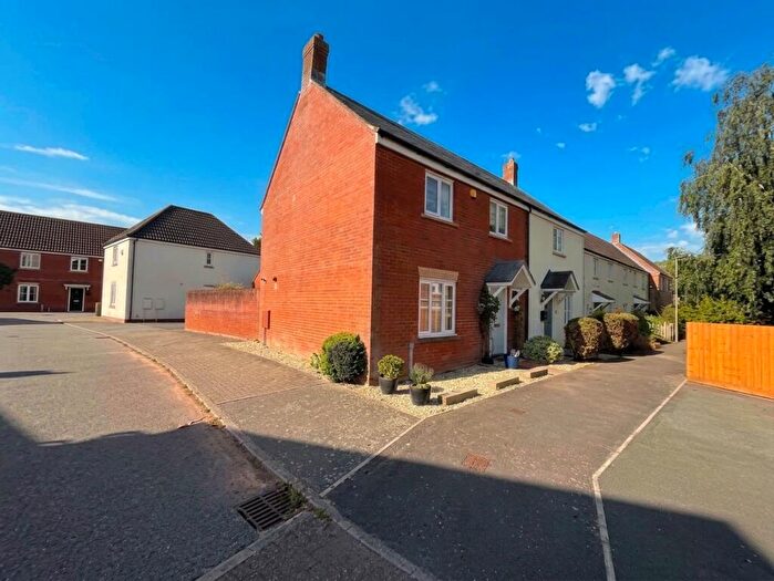 3 Bedroom End Of Terrace House For Sale In Mill Leat, Cullompton, EX15