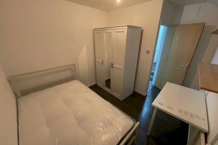 4 Bedroom Terraced House To Rent In Mundy Place Cardiff, CF24