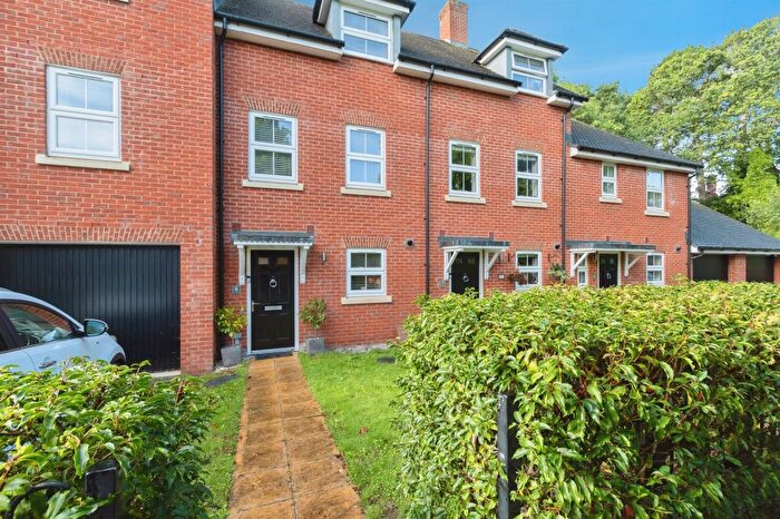 4 Bedroom Property For Sale In Woodland Avenue, Ferndown, BH22