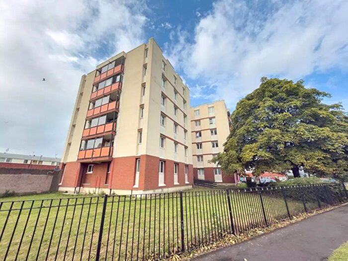 2 Bedroom Flat To Rent In Ewart Court, Newcastle Upon Tyne, NE3