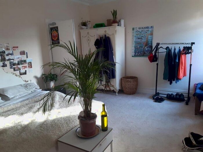 5 Bedroom Property To Rent In Knoll Avenue, Uplands, Swansea, SA2