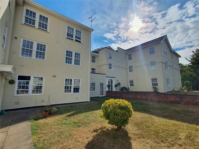 2 Bedroom Flat For Sale In Whittington, Worcester, Worcestershire, WR5