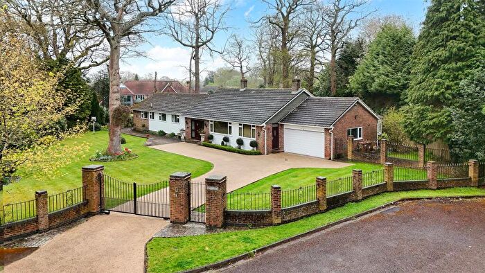 3 Bedroom Detached Bungalow For Sale In Glen Close, Kingswood, Tadworth, KT20
