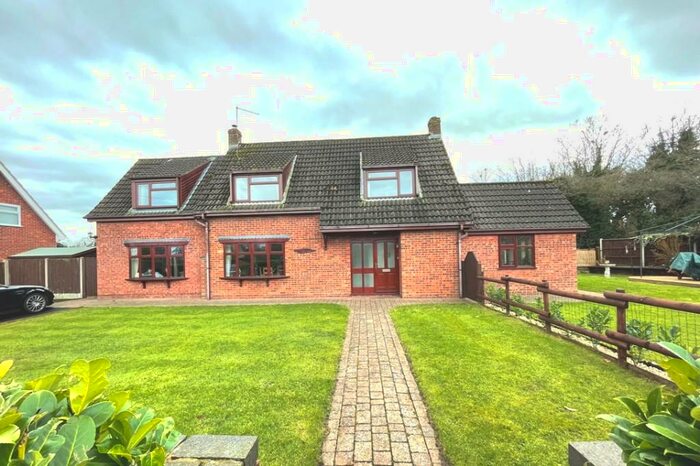 4 Bedroom Detached House For Sale In Thorpe Road, NR14