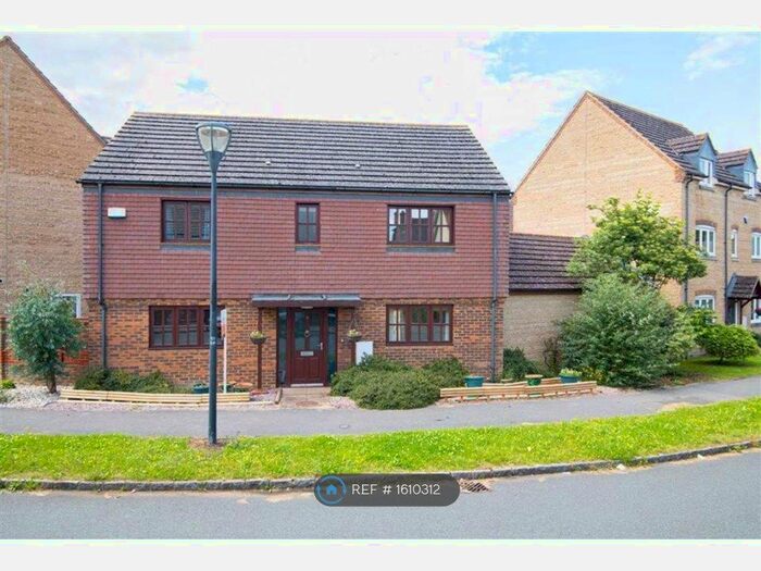 4 Bedroom Detached House To Rent In Goldhawk Road, Monkston Park, Milton Keynes, MK10