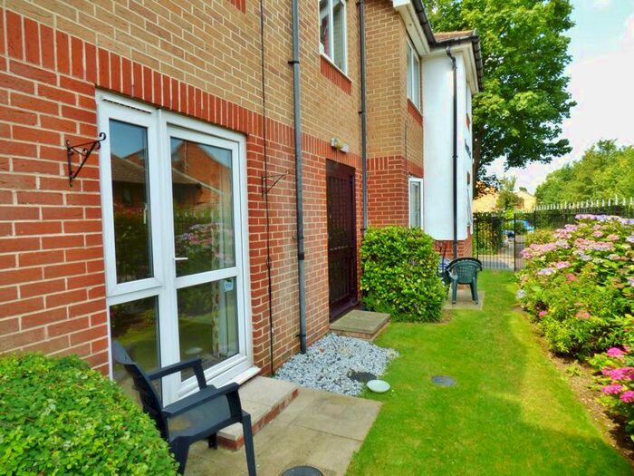 Houses for sale & to rent in BR8 8FB, DISCOVERY DRIVE, Swanley