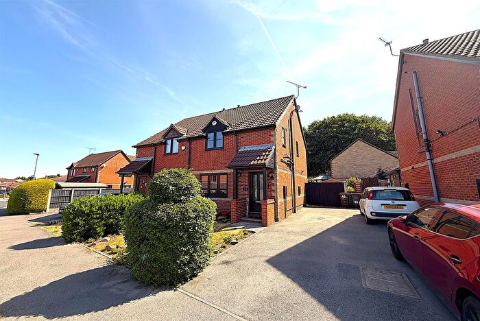 3 Bedroom Property To Rent In Hunters Chase, Dinnington, Sheffield, S25