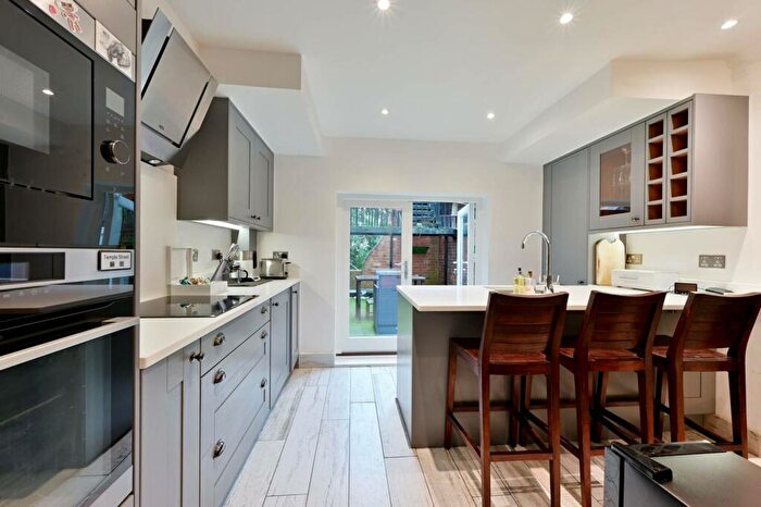 3 Bedroom Flat To Rent In Devey Close, Coombe, Kingston Upon Thames, KT2