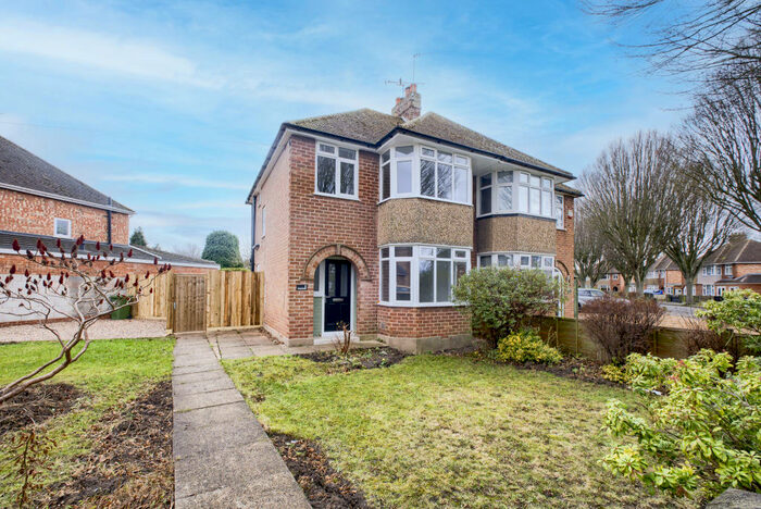 3 Bedroom Semi-Detached House To Rent In Summerton Road, Whitnash, Leamington Spa, CV31