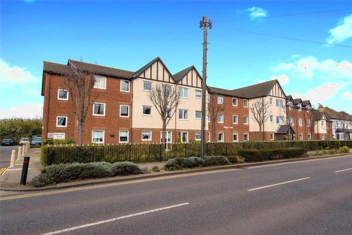 2 Bedroom Apartment For Sale In Station Road, Thorpe Bay, Essex, SS1