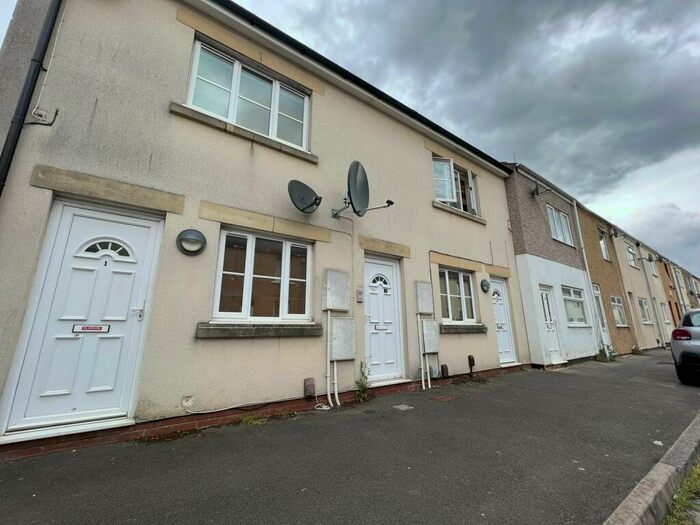 1 Bedroom Apartment To Rent In Town Centre, SN1