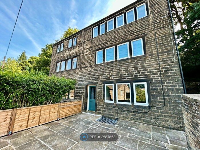4 Bedroom Semi-Detached House To Rent In Underbank Old Road, Holmfirth, HD9