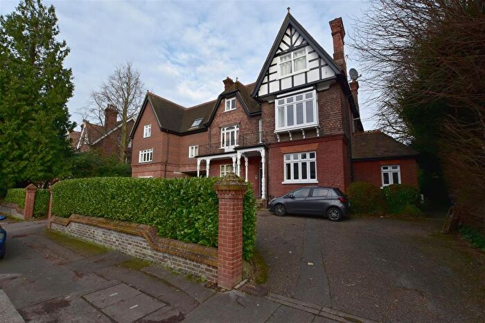 1 Bedroom Flat To Rent In Somers Road, Reigate, RH2