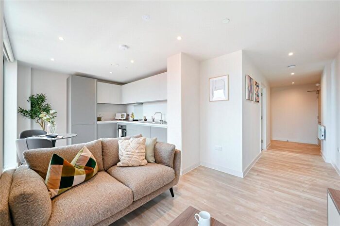 1 Bedroom Apartment To Rent In Talbot Road, Manchester, M16