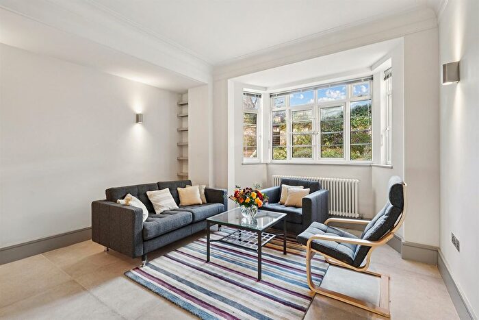 2 Bedroom Flat To Rent In Chatsworth Court, Pembroke Road, W8