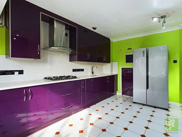 4 Bedroom Semi-Detached House To Rent In Priory Street, Farnborough, Hampshire, GU14