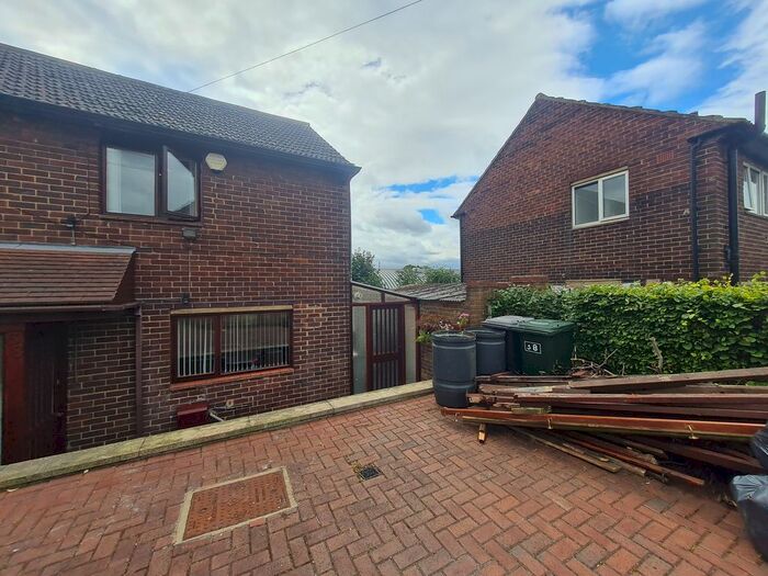 3 Bedroom Semi-Detached House To Rent In Northway, London Park, Mirfield, WF14