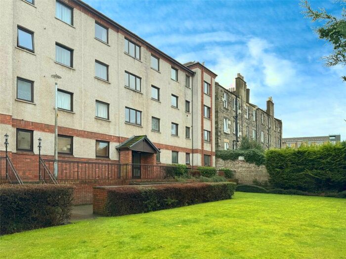 2 Bedroom Flat To Rent In Hawthornden Place, Edinburgh, Midlothian, EH7