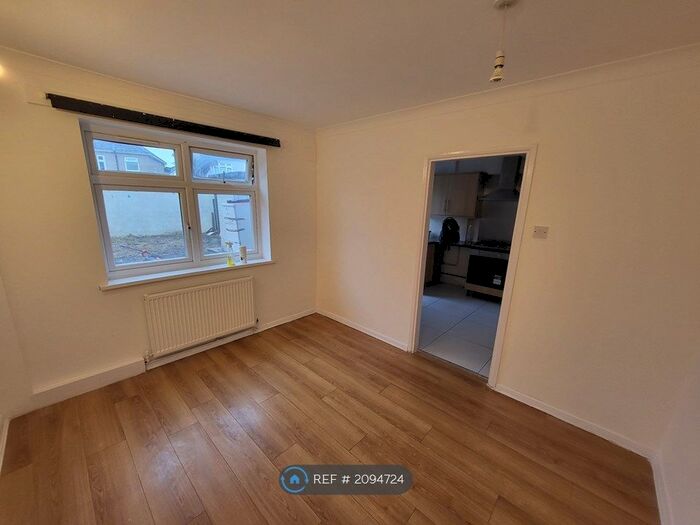 3 Bedroom Terraced House To Rent In Fields Park Crescent, Romford, RM6
