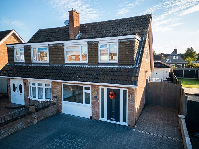 3 Bedroom Semi-Detached House For Sale In Gravesend, Kent, DA12