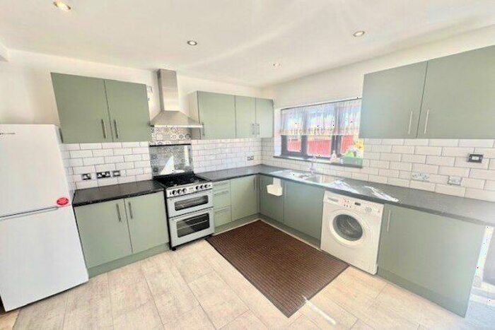 3 Bedroom Property To Rent In Torrington Road, Dagenham, RM8