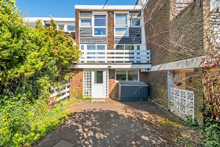 5 Bedroom Terraced House For Sale In Morecoombe Close, Kingston Upon Thames, KT2