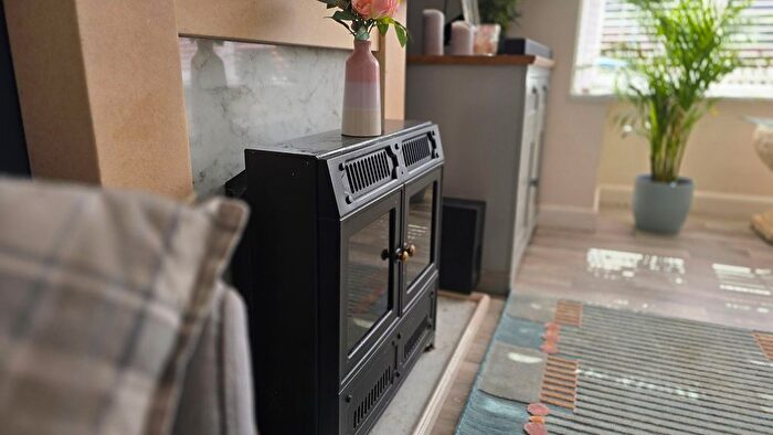 2 Bedroom Detached Bungalow For Sale In Hillcrest Avenue, Bexhill-On-Sea, TN39