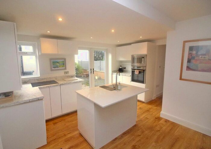 2 Bedroom Flat To Rent In Dulwich Gardens, Canton, Cardiff CF5