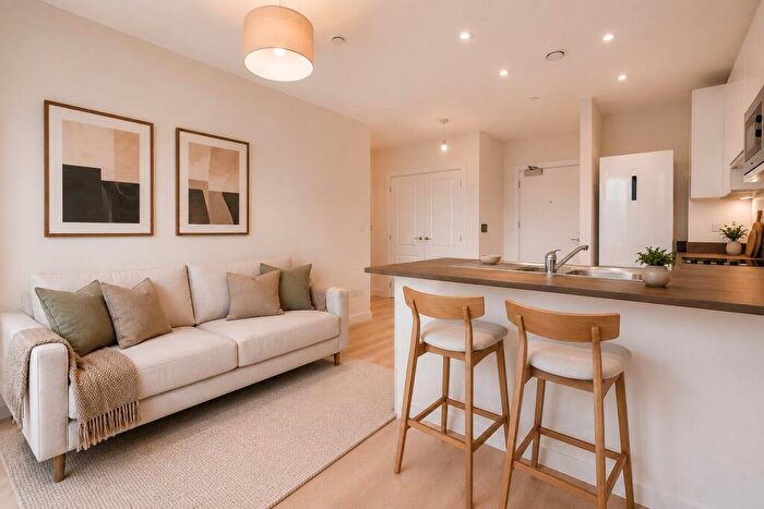 1 Bedroom Apartment For Sale In Griffiths Close, Balsall Heath, Birmingham, B12