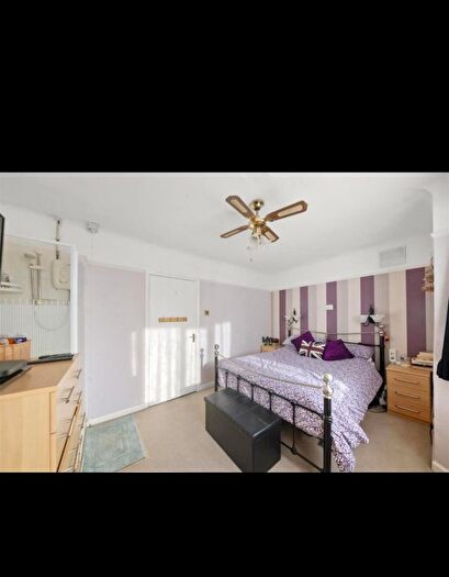 4 Bedroom Semi-Detached House To Rent In Maple Road, Yeading, Hayes, UB4