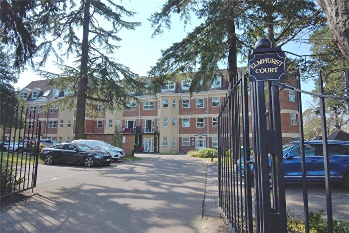 2 Bedroom Apartment For Sale In Elmhurst Court, Heathcote Road, Camberley, Surrey, GU15