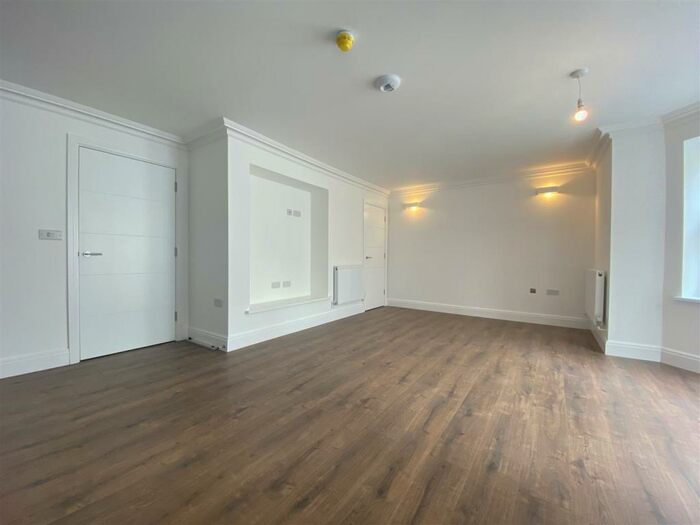 1 Bedroom Flat To Rent In Flat, Tynemouth House, N15