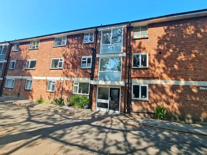 2 Bedroom Flat To Rent In The Homestead, Ashton Lane, Sale, M33