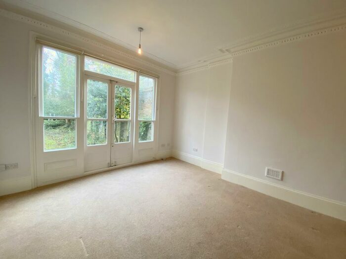 1 Bedroom Apartment To Rent In Croxted Road, Dulwich, London, SE21