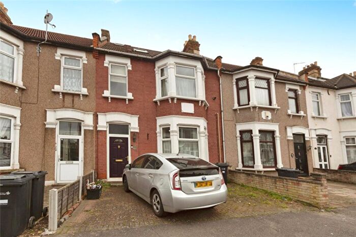 6 Bedroom Terraced House For Sale In Colenso Road, Ilford, IG2