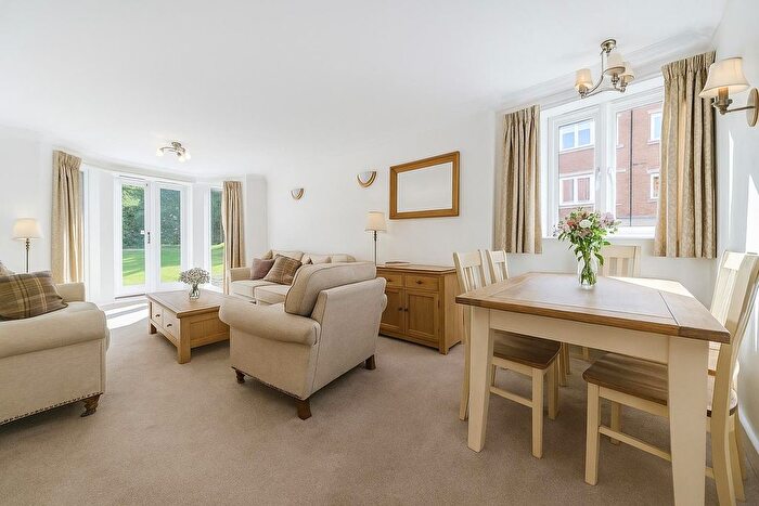 2 Bedroom Flat For Sale In Longbourn, Windsor, SL4