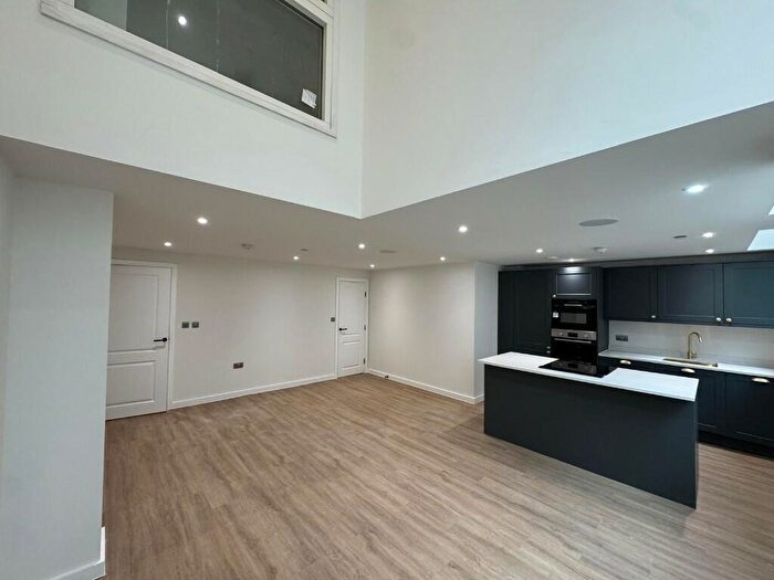 2 Bedroom Duplex To Rent In Woodhouse Lane, Leeds, West Yorkshire, LS1