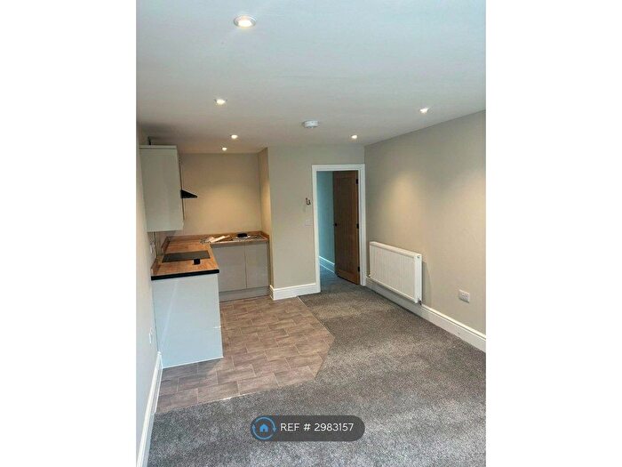 2 Bedroom Bungalow To Rent In Melbourne St West, Gloucester, GL1