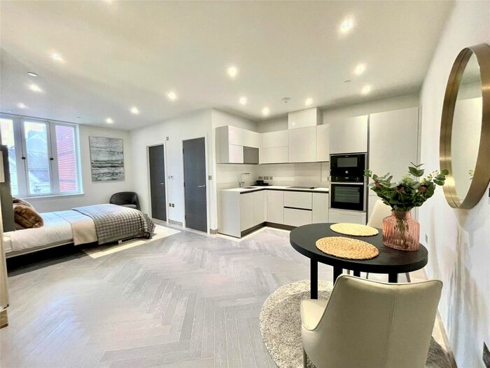 1 Bedroom Studio To Rent In Duke Street, Reading, Berkshire, RG1