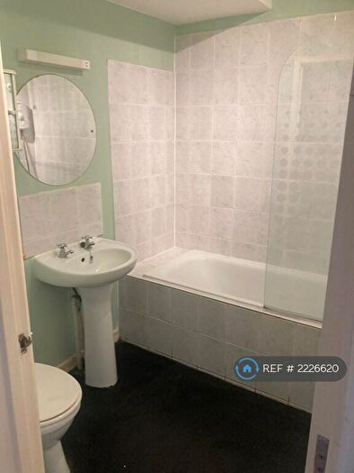 2 Bedroom Flat To Rent In Soundwell Road, Bristol, BS16