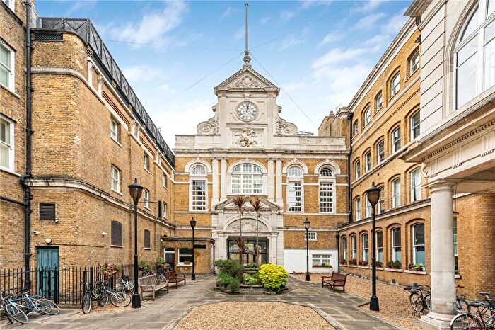 2 Bedroom Apartment For Sale In Albion Yard, Whitechapel Road, London, E1 - Photo 6