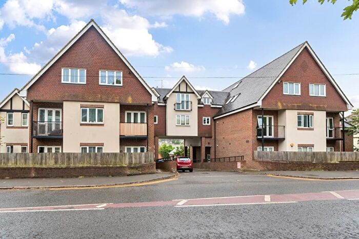 1 Bedroom Flat For Sale In High Wycombe, West Wycombe, Buckinghamshire, HP12