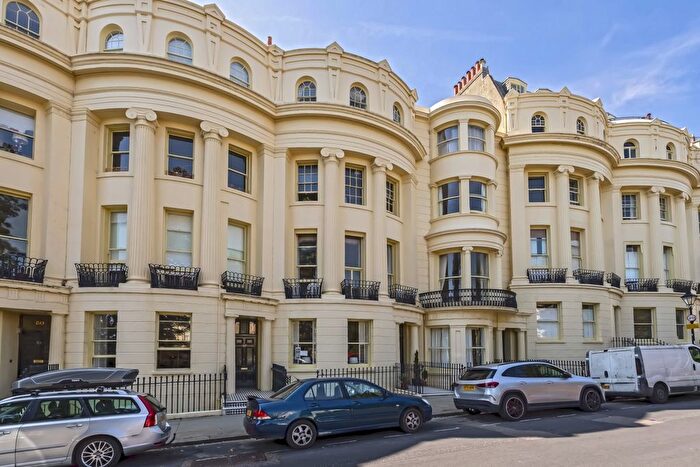 1 Bedroom Flat To Rent In Brunswick Square, Hove, BN3