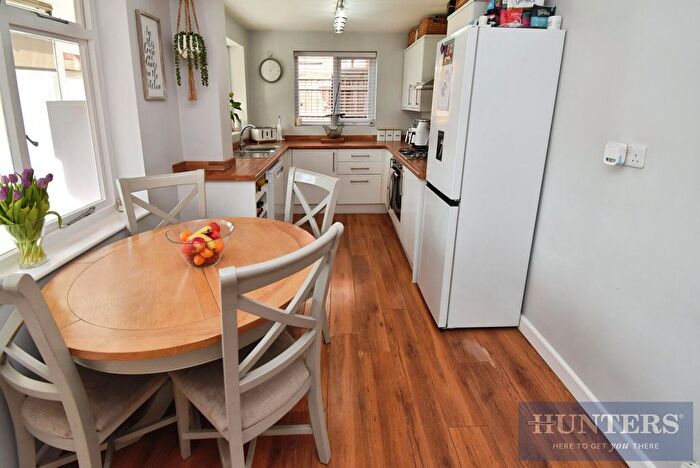 3 Bedroom Semi-detached House For Sale In Kent Crescent, Wigston, LE18