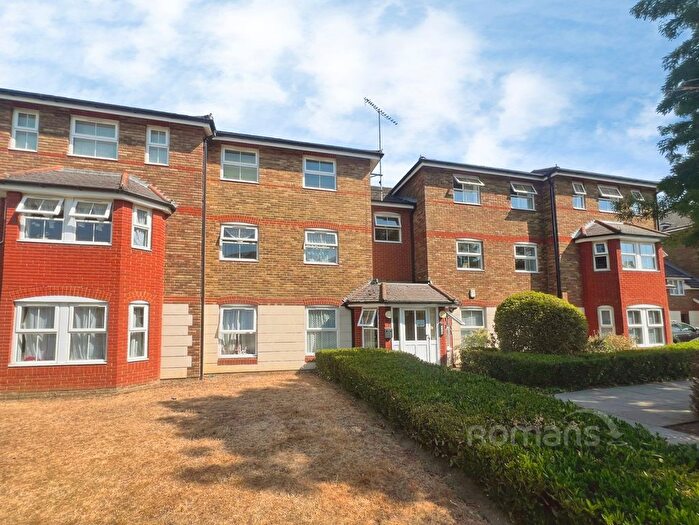 2 Bedroom Flat For Sale In Wingate Court, Aldershot, Hampshire, GU11