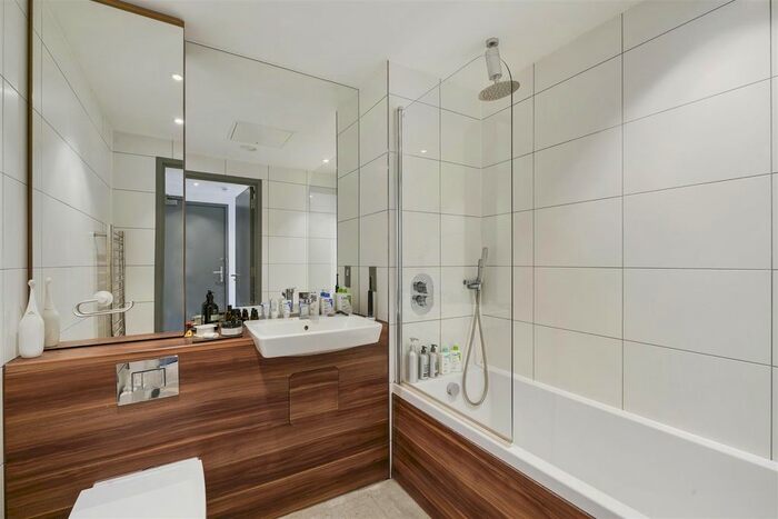 1 Bedroom Flat To Rent In Canalside Square, Angel, N1